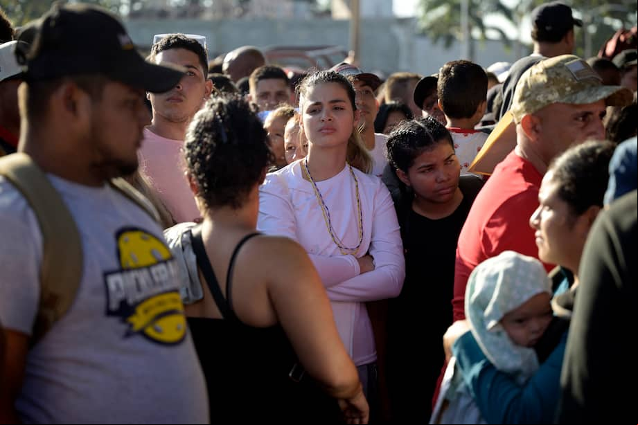 Trump está intentando deportar a un grupo de ocho migrantes a Sudán del Sur, un país que se encuentra al borde de la guerra civil. Ellos lo ven con miedo.
