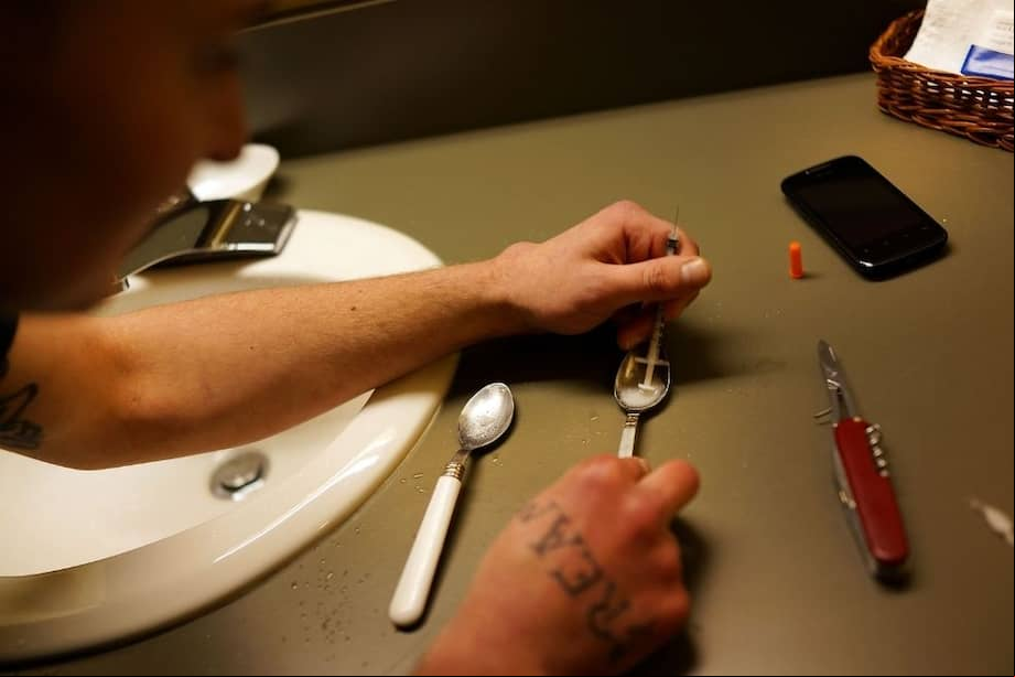 En los países donde la problemática es la economía criminal alrededor de las drogas, la despenalización no es suficiente.
