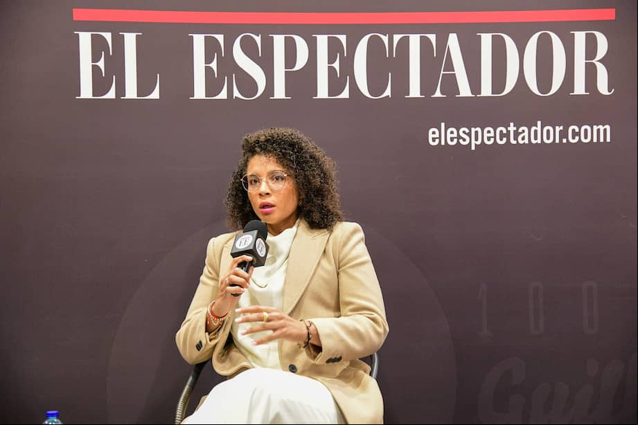 La gobernadora del Chocó estuvo presente en la discusión de autonomía fiscal en el pabellón de El Espectador en la Filbo 2025.