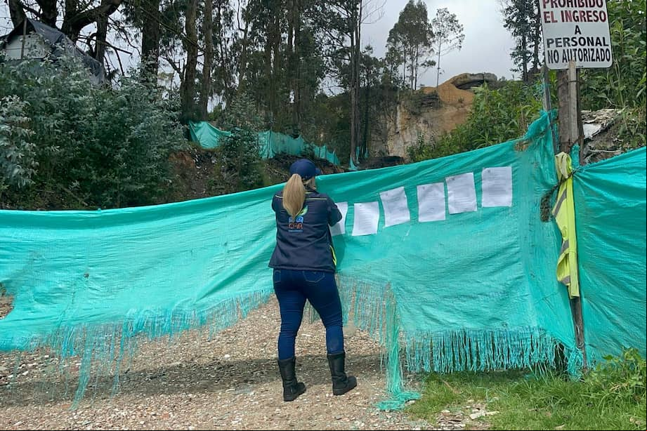 Cantera suspendida por afectaciones al medio ambiente en La Calera.