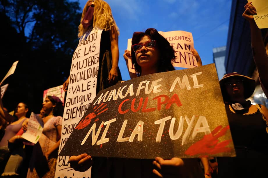 Algunas formas de acoso sexual se ocultan tras miradas insistentes, comentarios de doble sentido o “invitaciones inofensivas” que, a veces, pueden ser difíciles de reconocer y nombrar.