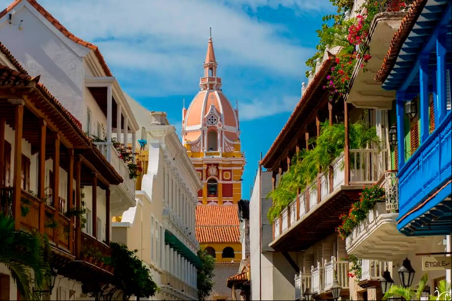 Durante la Semana Santa, todo el conjunto monumental, las fortificaciones y las iglesias de Cartagena funcionan como ruta del turismo cultural./ Cortesía José Caballero