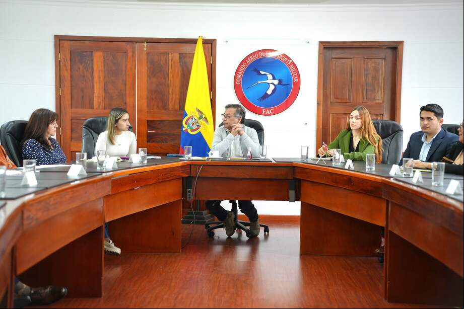 El presidente Petro se reunió con líderes de El Plateado, corregimiento de Argelia, en el Cauca.