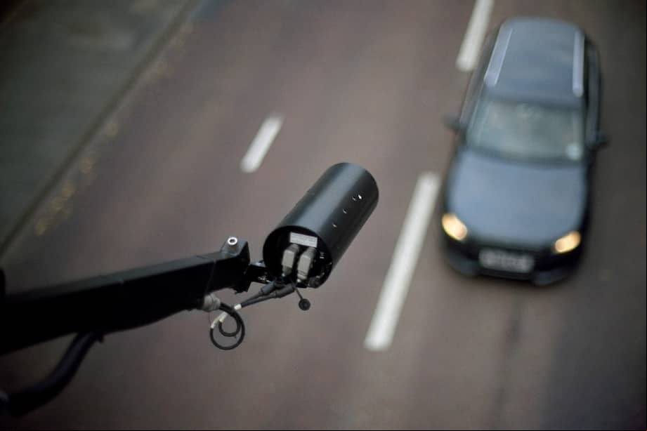 Los sistemas automáticos, semiautomáticos y otros medios tecnológicos para la detección de infracciones (SAST) son dispositivos electrónicos que pueden ser utilizados como prueba de ocurrencia de presuntas infracciones de tránsito.