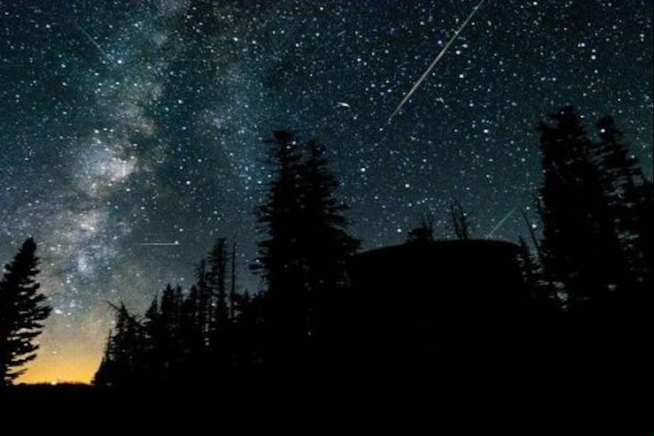 Imagen de referencia. Estas son una lluvia de meteoros anual que se origina por los restos del cometa, cuando la Tierra atraviesa la estela de partículas que dejó hace años.