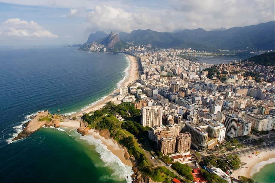 Entre las tendencias destacadas, Río de Janeiro encabeza la lista con un aumento del 77 % en búsquedas.