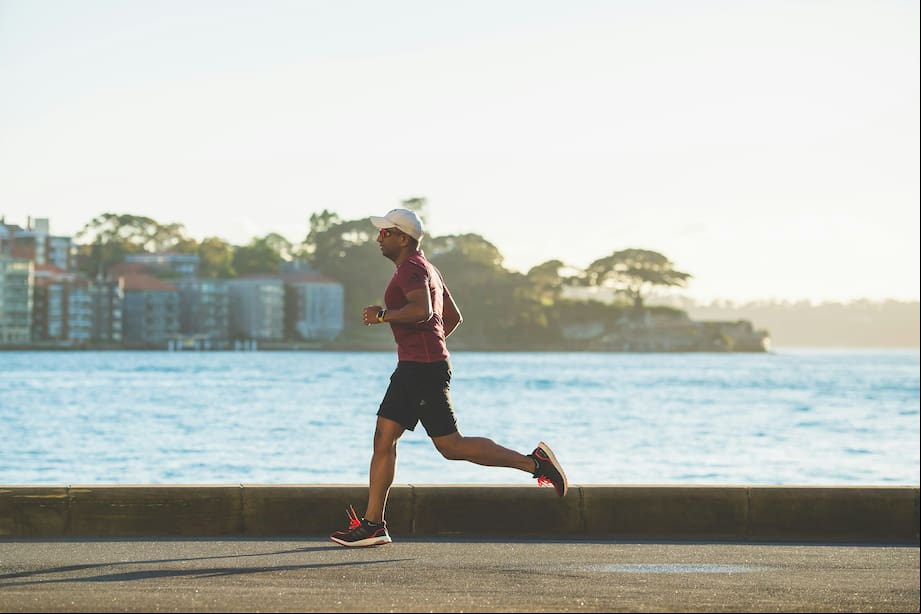 Tanto el running como el ejercicio tiene varios beneficios, cuál hacer depende de lo que quieras para tu cuerpo.